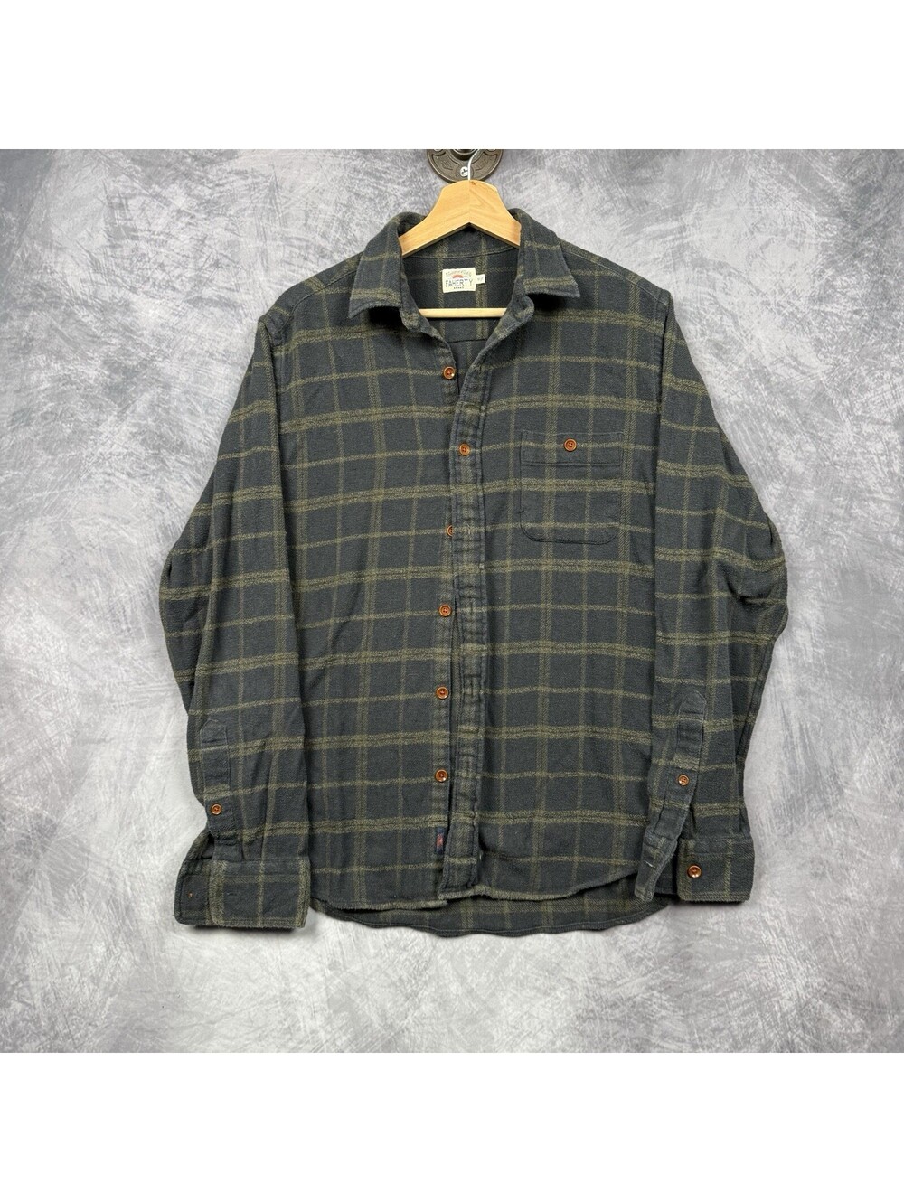 Faherty Flannel Button up Organic Cotton Charcoal Gray Modern Medium Sweater